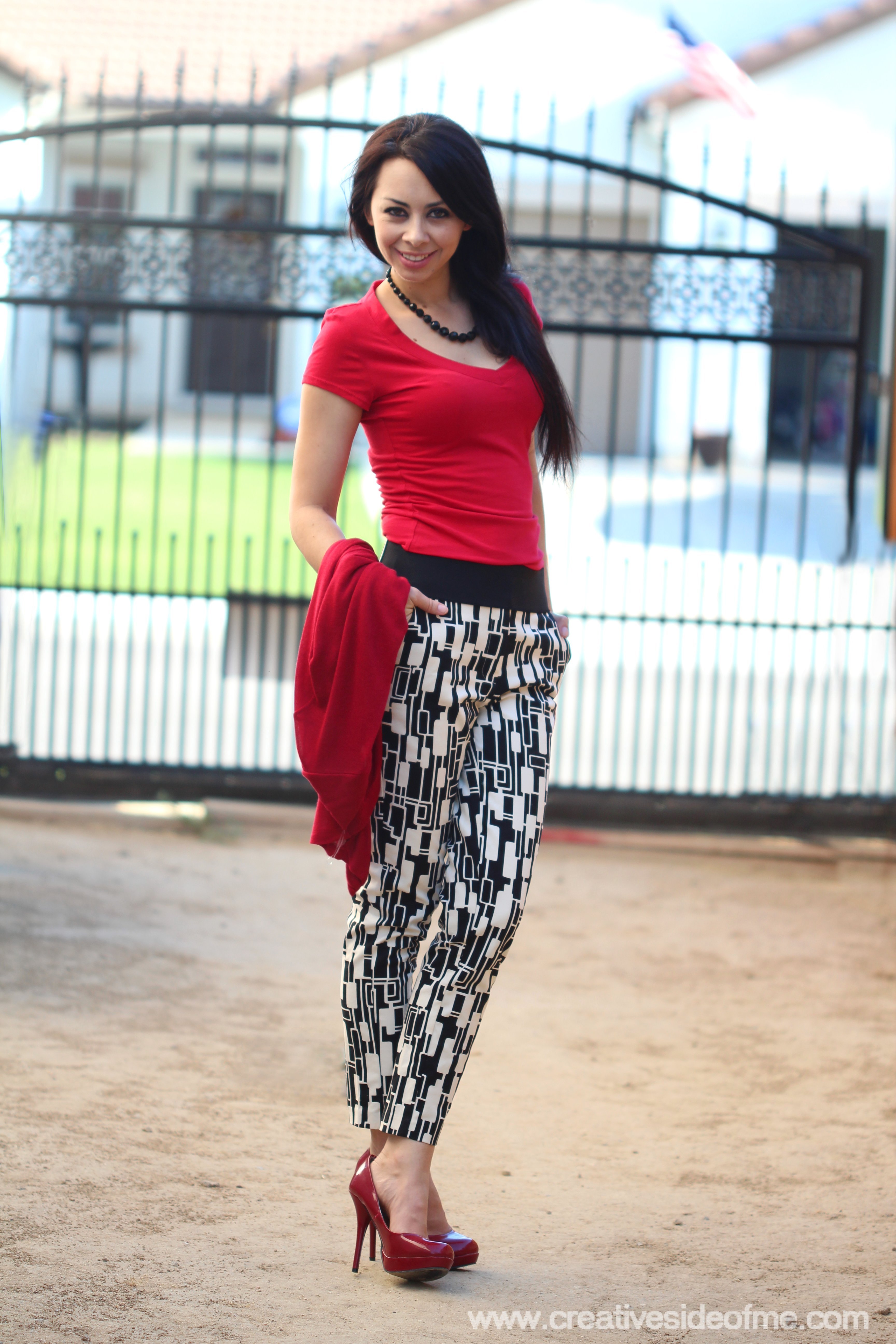 black and white printed pants outfits